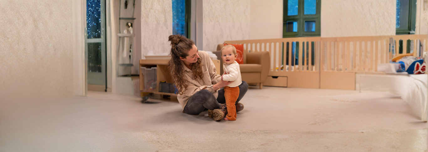 Header KDV samen leren baby staan
