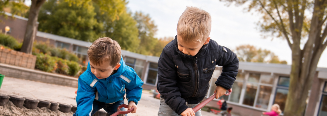 Header PS KDV buitenspelen scheppen zandbak