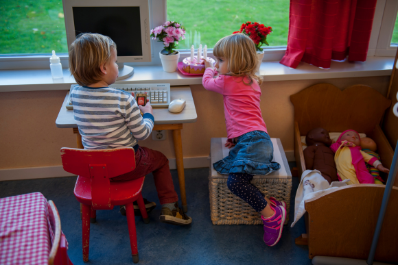 PS, KDV rollenspel werkplek vadertje en moedertje