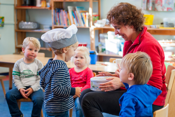 PS trakteren in de kring, koektrommel voedingsbeleid